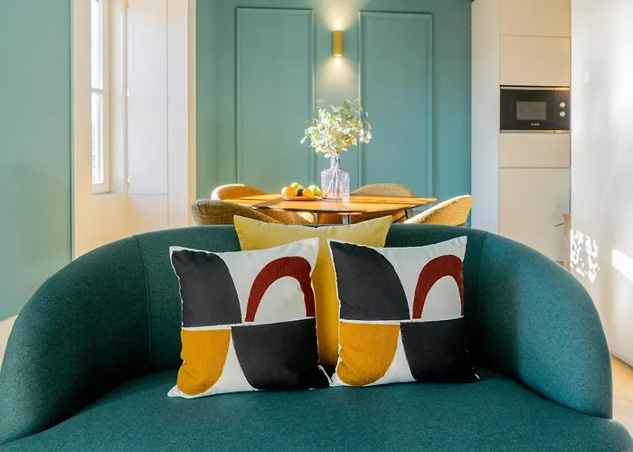 Award Winning Design Center - River View By Lisbeyond * Oporto