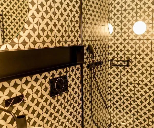 Award Winning Design Center - River View By Lisbeyond Porto