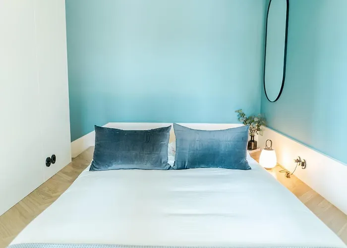 Award Winning Design Center - River View By Lisbeyond Apartment *